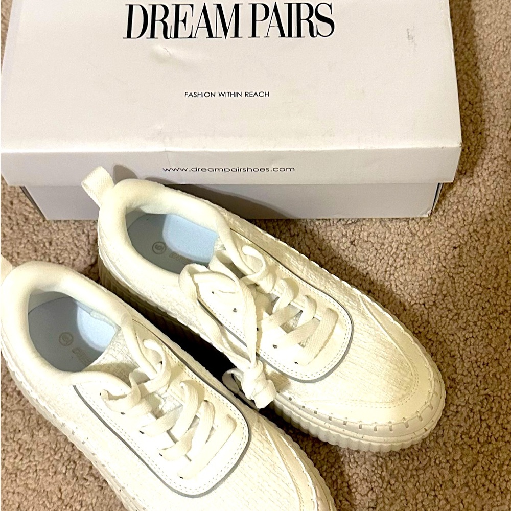 Never been worn Dream Paris white Women’s sneakers